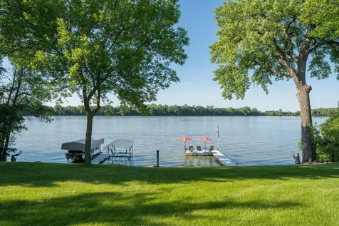 16 Lake Shore Drive Sherburn MN 56171