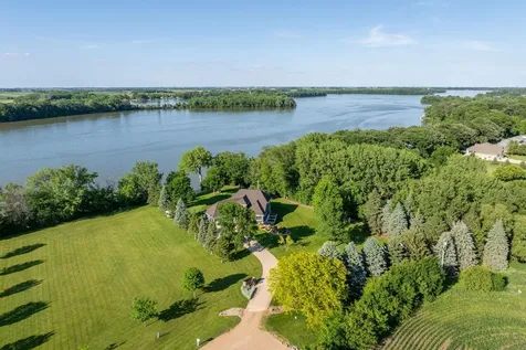 16 Lake Shore Drive Sherburn MN 56171