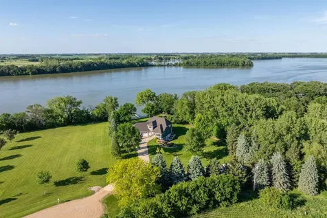 16 Lake Shore Drive Sherburn MN 56171