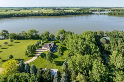 16 Lake Shore Drive Sherburn MN 56171