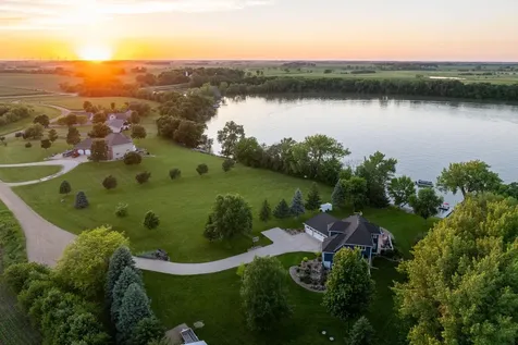 16 Lake Shore Drive Sherburn MN 56171