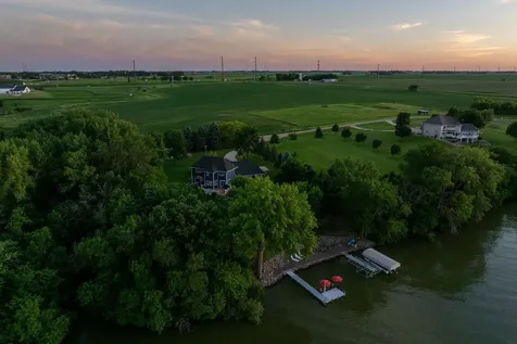 16 Lake Shore Drive Sherburn MN 56171