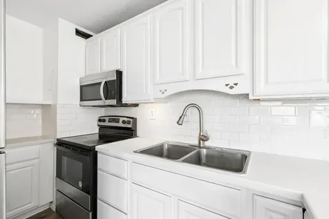 19 1st Street S Minneapolis MN 55401