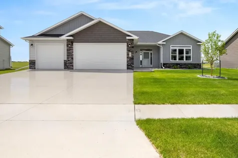 5659 43rd Street S Fargo ND 58104