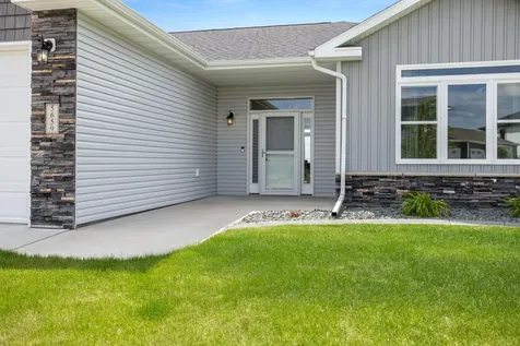 5659 43rd Street S Fargo ND 58104