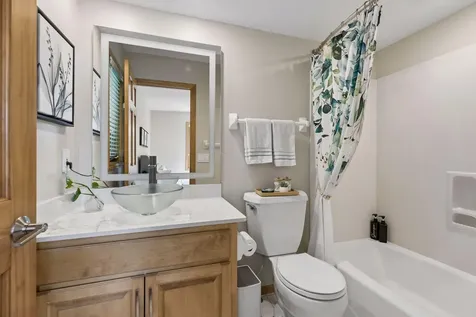 18294 Tamarack Drive Minnetonka MN 55345