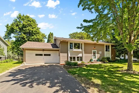 1557 5th Street White Bear Lake MN 55110