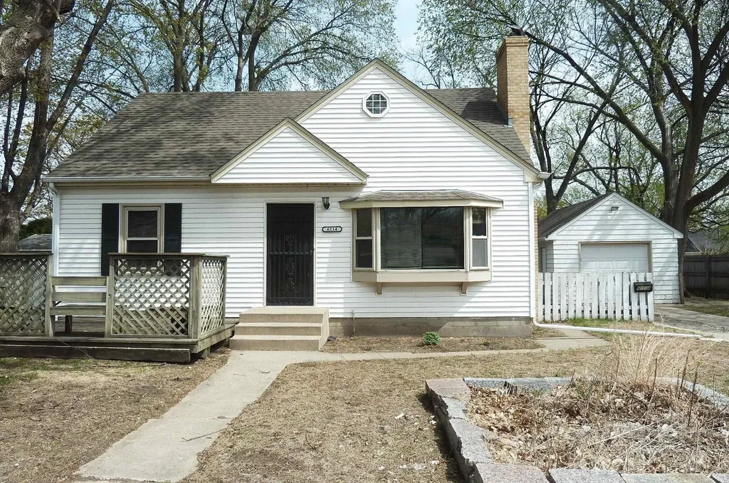 6114 Dupont Avenue N Brooklyn Center MN 55430