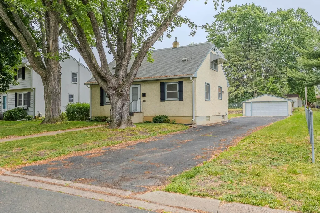 109 23rd Avenue S South Saint Paul MN 55075