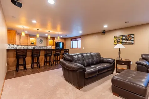 1913 Pentland Street West Fargo ND 58078