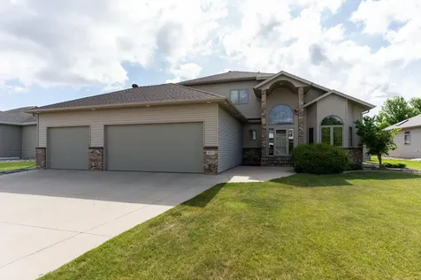 1913 Pentland Street West Fargo ND 58078