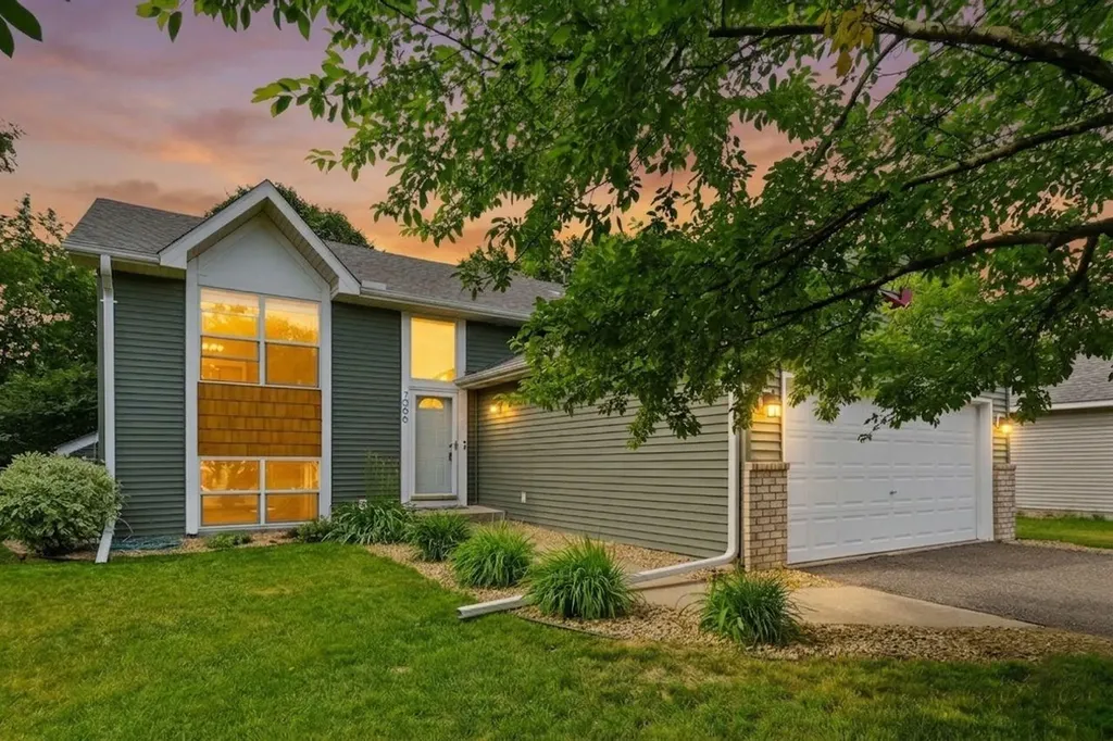 7066 159th Street W Apple Valley MN 55124