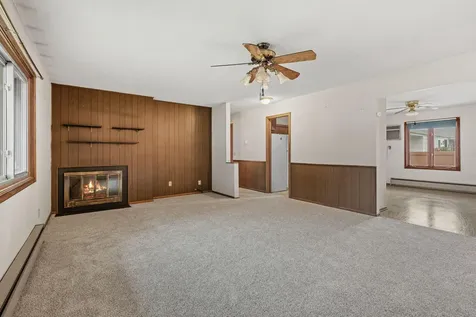 9 6th Avenue NE Osseo MN 55369