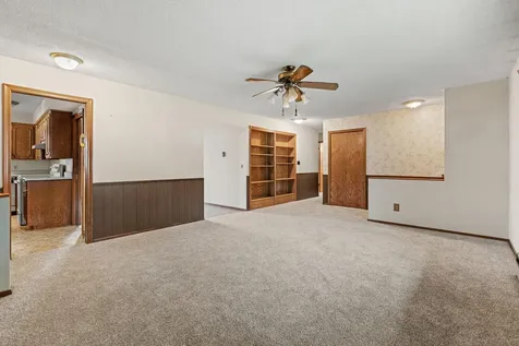 9 6th Avenue NE Osseo MN 55369