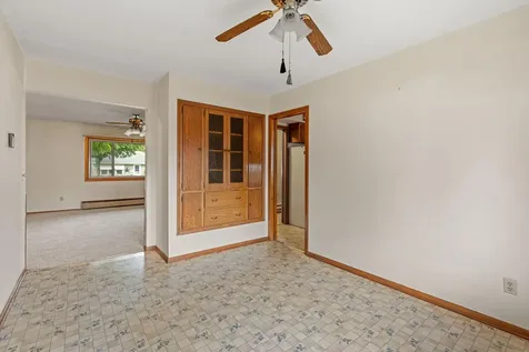 9 6th Avenue NE Osseo MN 55369