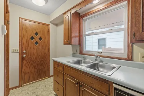 9 6th Avenue NE Osseo MN 55369