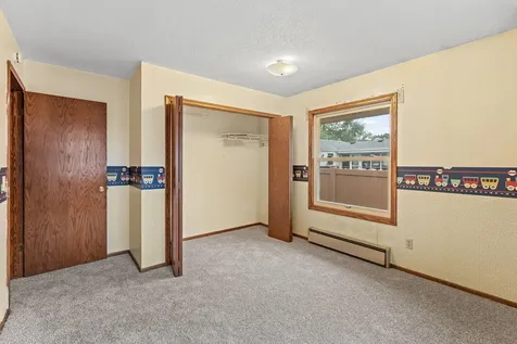 9 6th Avenue NE Osseo MN 55369