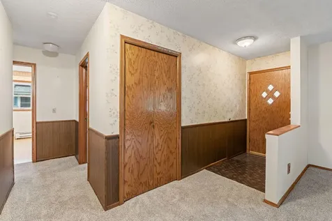 9 6th Avenue NE Osseo MN 55369