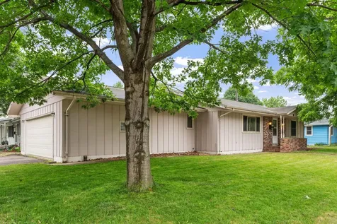 9 6th Avenue NE Osseo MN 55369