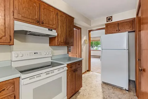 9 6th Avenue NE Osseo MN 55369