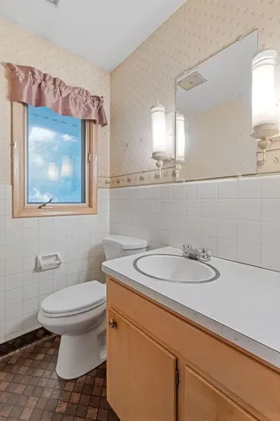 9 6th Avenue NE Osseo MN 55369
