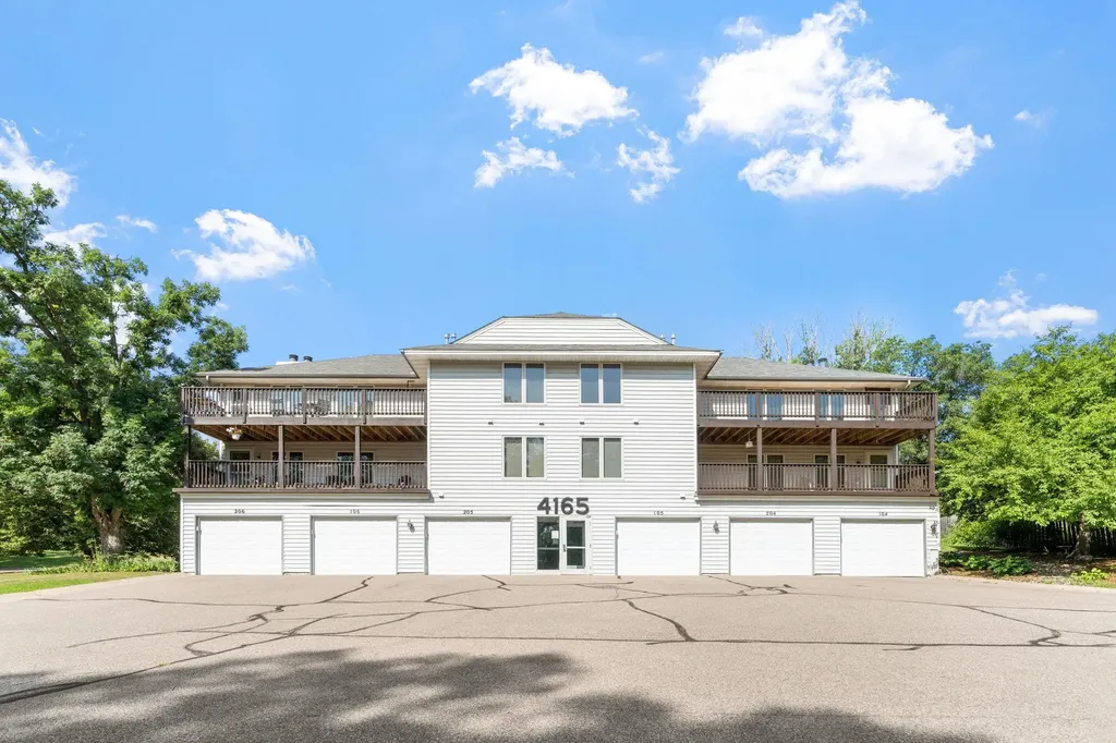 4165 Hilltop Point Eagan MN 55123