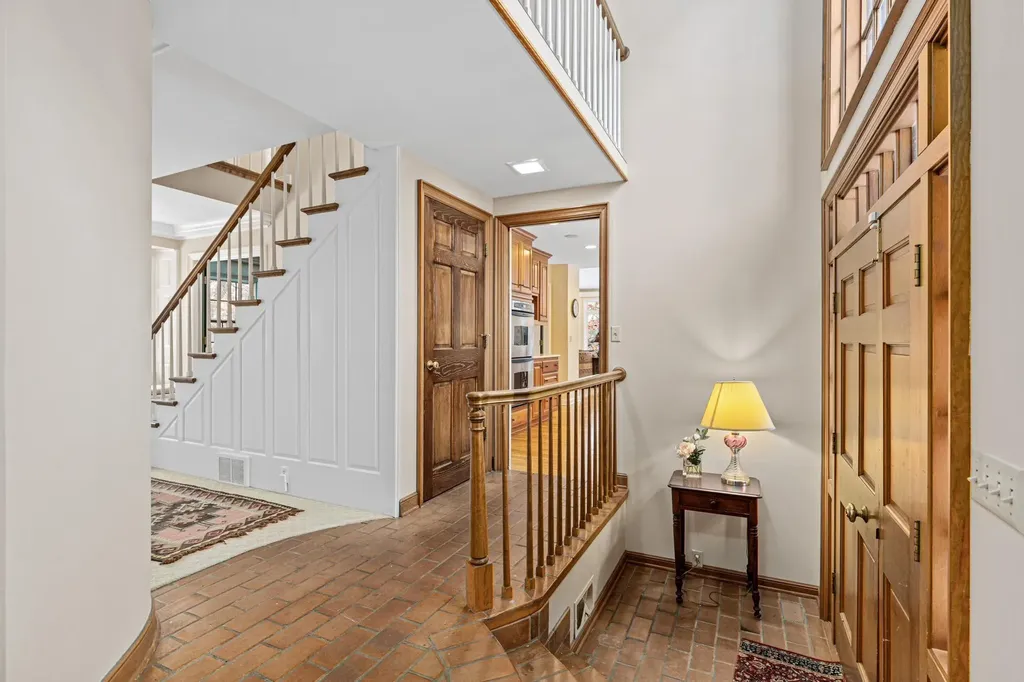 2 Crocus Lane North Oaks MN 55127