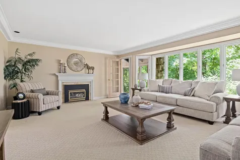 2 Crocus Lane North Oaks MN 55127
