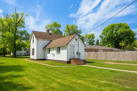 20 5th Avenue SE Mayville ND 58257