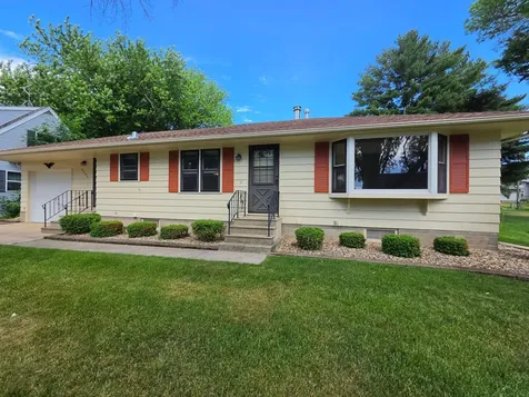 2202 Windsor Road Albert Lea MN 56007