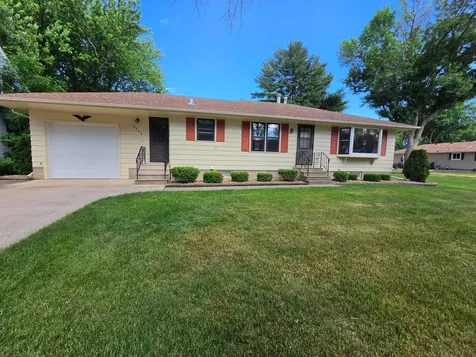 2202 Windsor Road Albert Lea MN 56007