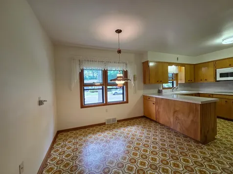 2202 Windsor Road Albert Lea MN 56007