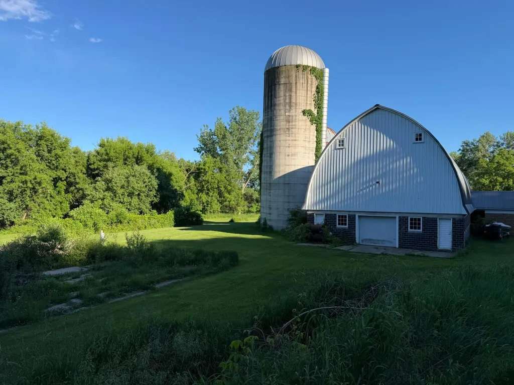 48050 Old River Bluff Road Saint Peter MN 56082