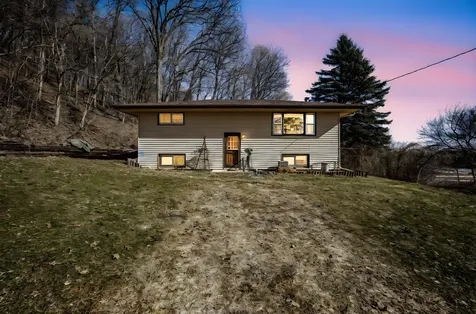 48050 Old River Bluff Road Saint Peter MN 56082