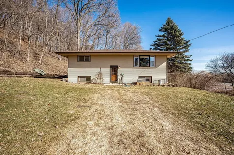 48050 Old River Bluff Road Saint Peter MN 56082