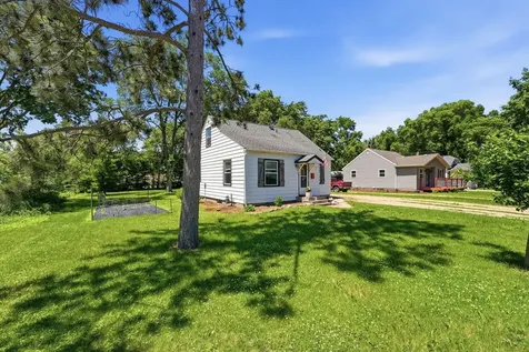 719 N Ramsey Avenue Litchfield MN 55355