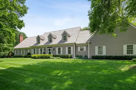 235 Hollander Road Wayzata MN 55391