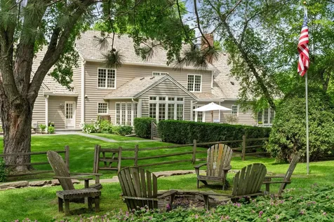 235 Hollander Road Wayzata MN 55391