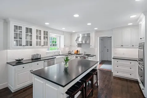 235 Hollander Road Wayzata MN 55391