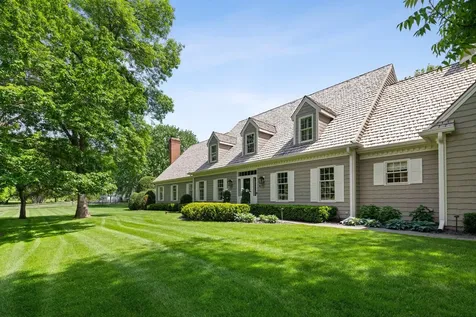 235 Hollander Road Wayzata MN 55391