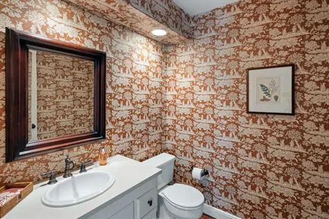 235 Hollander Road Wayzata MN 55391