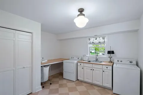 235 Hollander Road Wayzata MN 55391