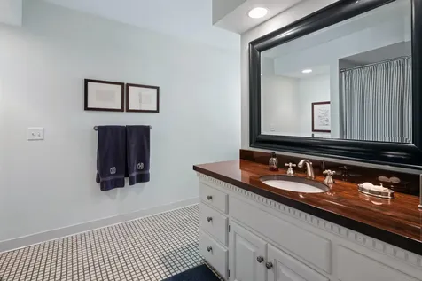 235 Hollander Road Wayzata MN 55391