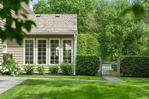 235 Hollander Road Wayzata MN 55391