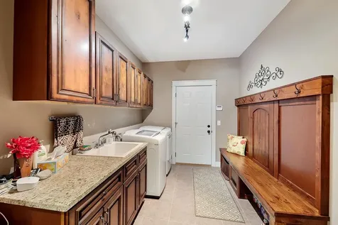 3335 Victoria Street N Shoreview MN 55126