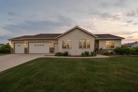 969 32nd Street S Moorhead MN 56560