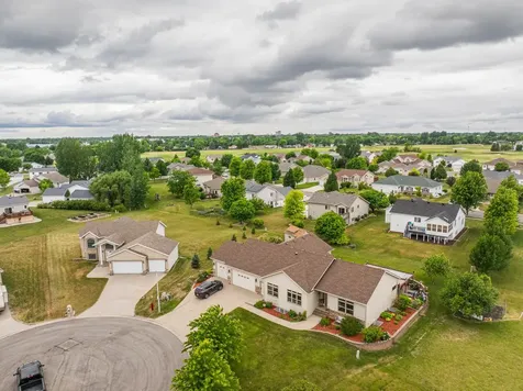 969 32nd Street S Moorhead MN 56560