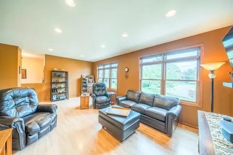 969 32nd Street S Moorhead MN 56560