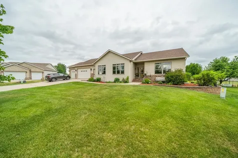 969 32nd Street S Moorhead MN 56560
