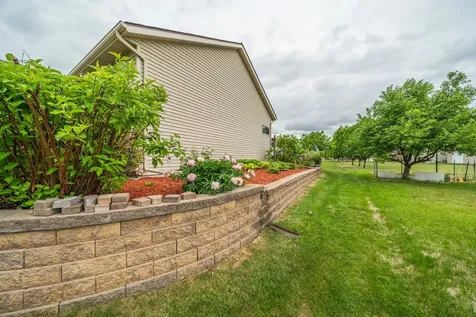969 32nd Street S Moorhead MN 56560